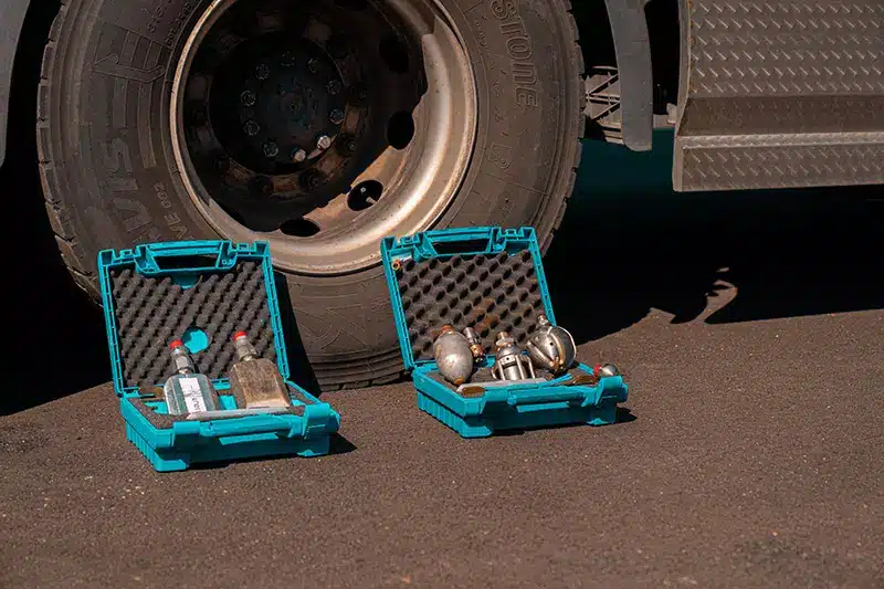 cassette-degli-attrezzi-azzurre-con-strumenti-per-disotturazione-tubi-di-scarico-a-monza-brianza-e-milano Cassette degli attrezzi azzurre con strumenti per disotturazione tubi di scarico a Monza Brianza e Milano.