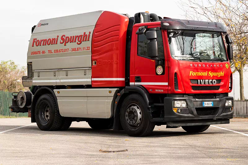 Autospurgo IVECO di Fornoni Spurghi a Milano Monza Brianza.