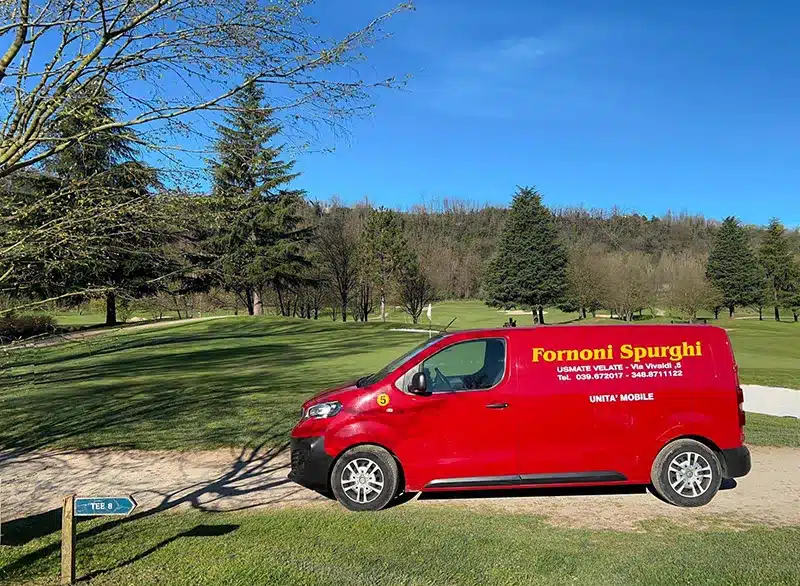 Furgoncino di Fornoni Spurghi, azienda attiva a Milano e Monza Brianza.